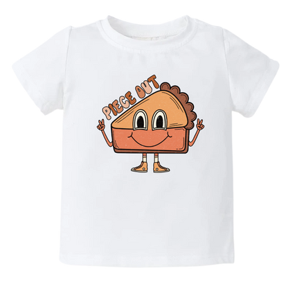 Kids' t-shirt with pumpkin pie graphic and text 'Piece Out', ideal for autumn fashion, Thanksgiving outfits, and holiday celebrations